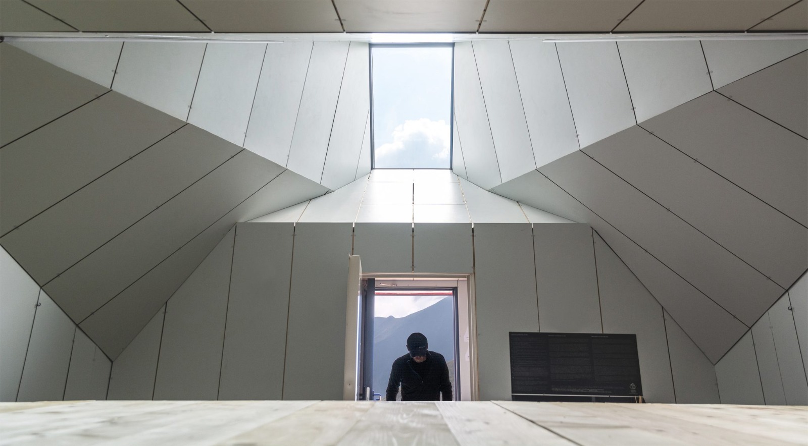 Refugiul Scara cu acoperiș solar Metigla este nominalizat la SHARE Architecture Awards, la categoria Healthcare – Sports – Landscape