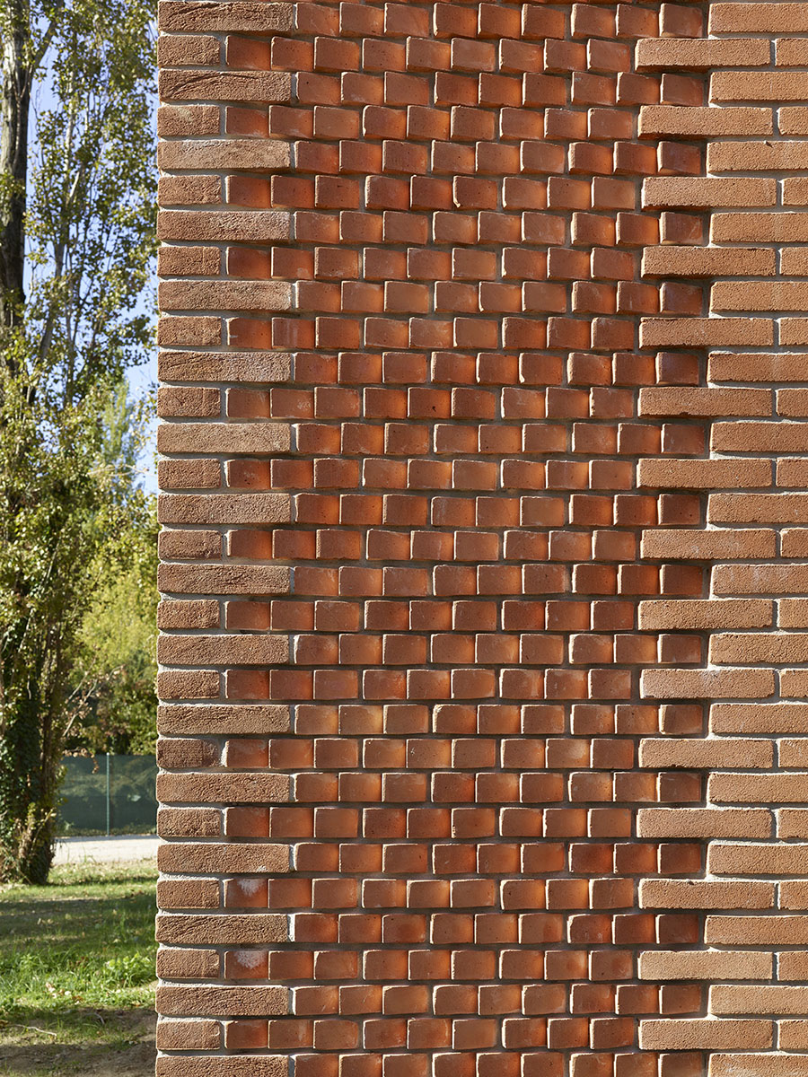 Lăcașul de cult ca organism. San Giacomo Apostolo, Ferrara, Italia
