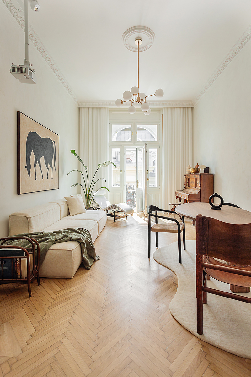 Un pod între istorie și prezent. The Grand Salon, Adorján Apartments, Oradea