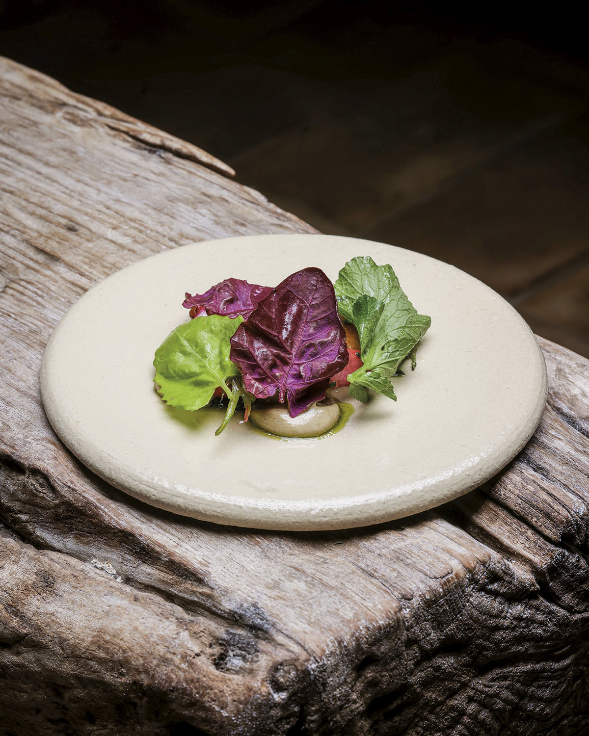 Chef Alexandru Dumitru, La Hambar: „Aducem amintiri în farfurie, reinterpretându-le într-o manieră modernă, dar cu rădăcini adânci în istoria și cultura noastră”