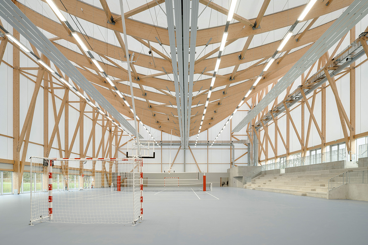 O identitate arhitecturală puternică pentru un complex dedicat mișcării. Centrul sportiv și cultural Marie-José Perec și sala de dans Josephine Baker, La Bouëxière, Ille-et-Vilaine, Franța