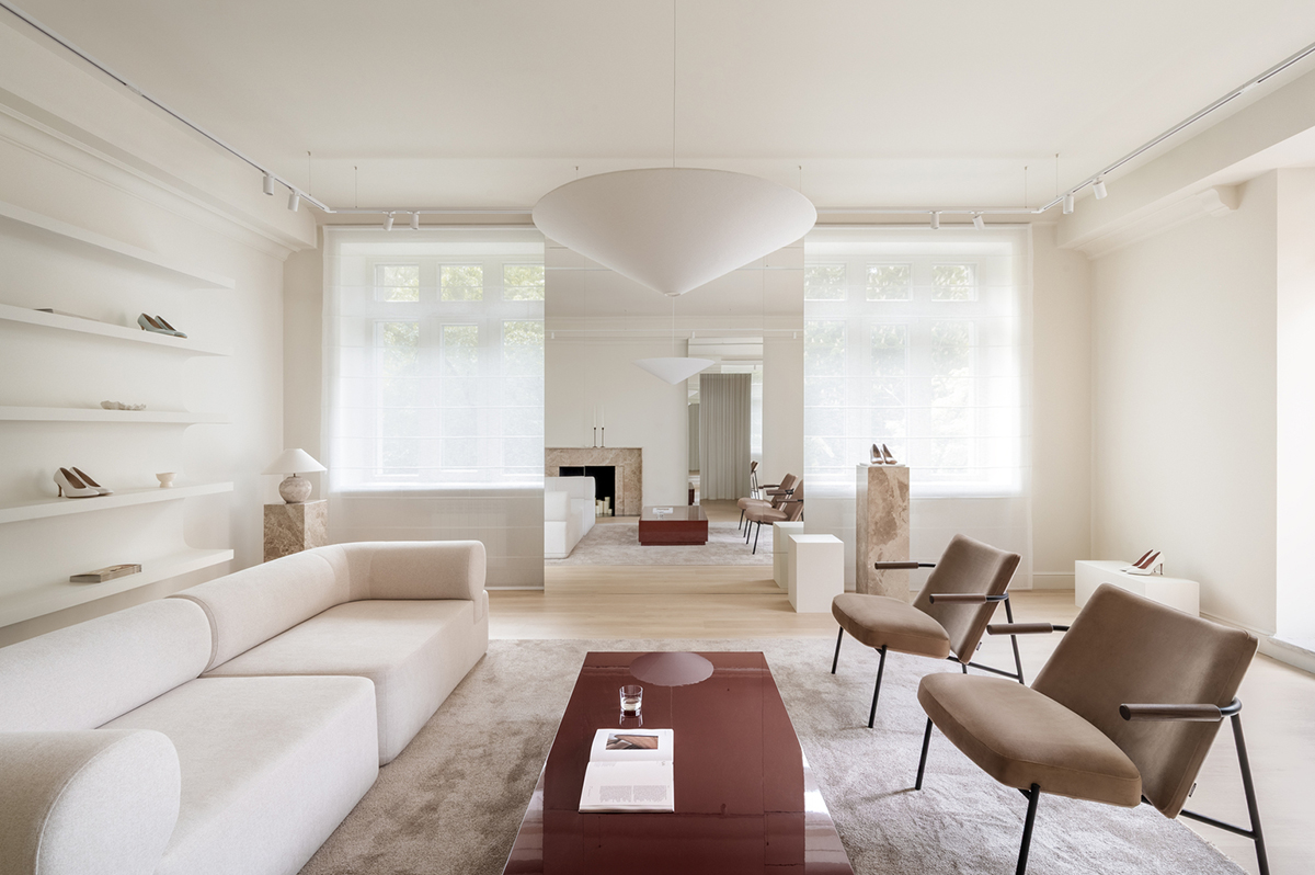 Atmosferă intimă într-un showroom din Kyiv