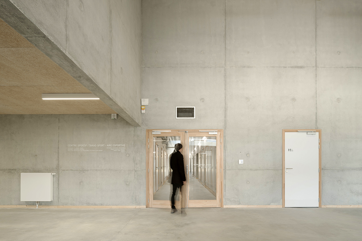O identitate arhitecturală puternică pentru un complex dedicat mișcării. Centrul sportiv și cultural Marie-José Perec și sala de dans Josephine Baker, La Bouëxière, Ille-et-Vilaine, Franța