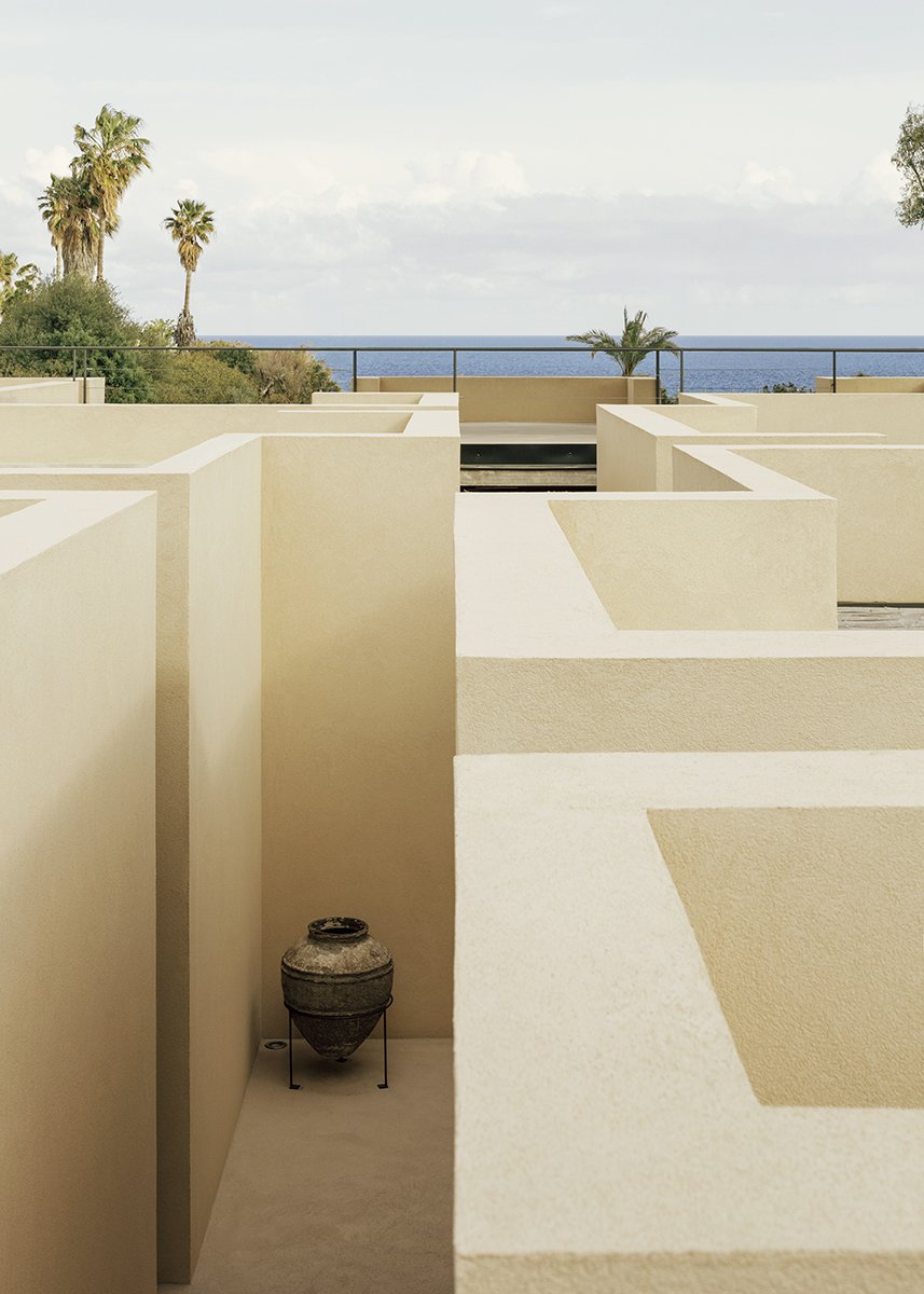 Un labirint între vernacular și contemporan. Patio House, Avola, Sicilia