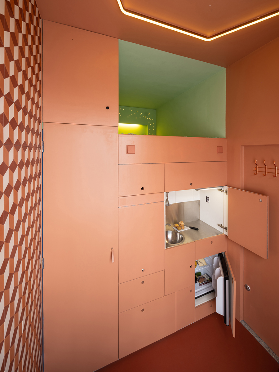 Cel mai „mare” apartament mic din lume. The Cabanon, Rotterdam