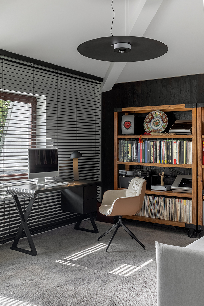 Contemporan natural. Raw Apartment, București