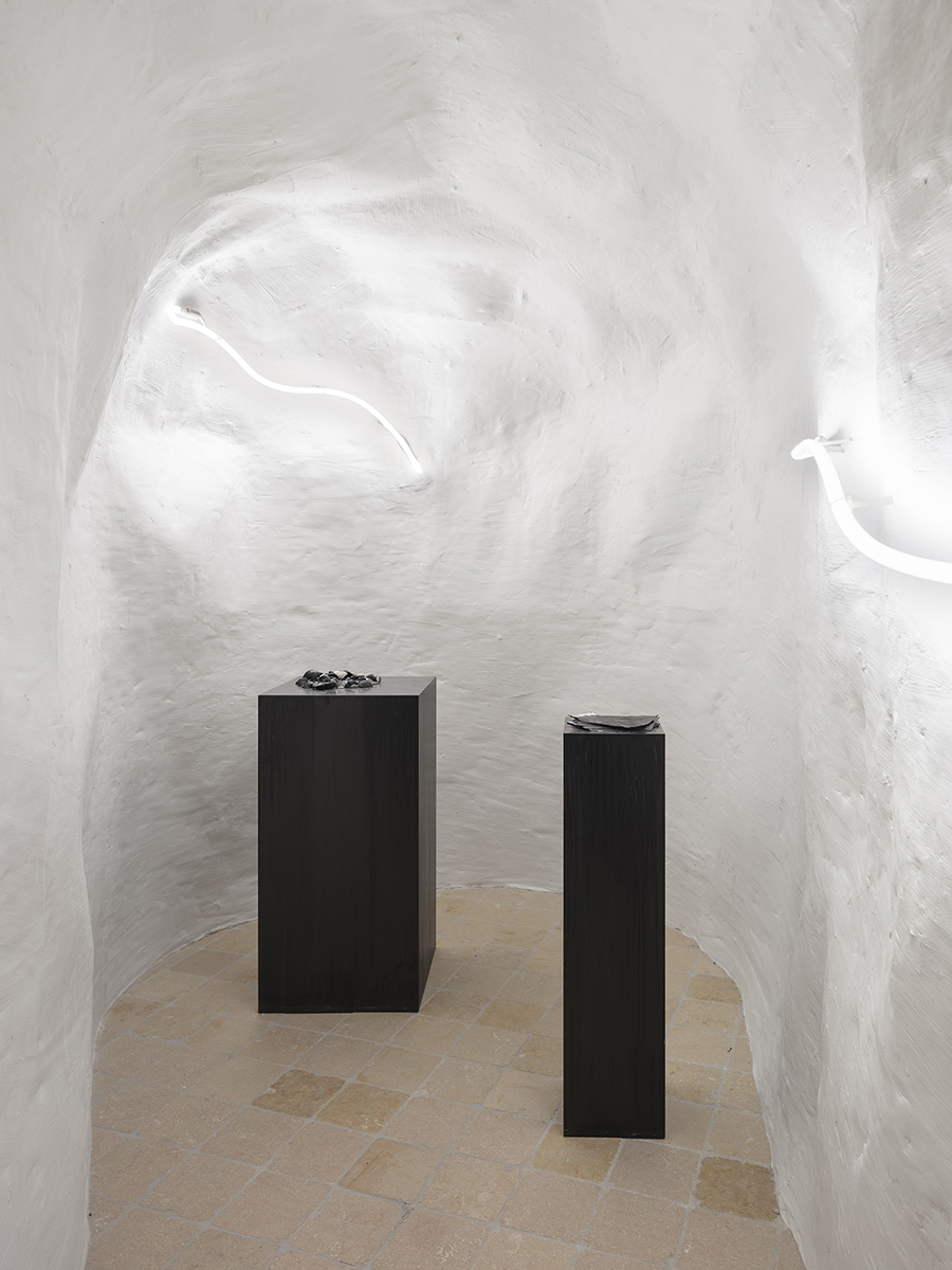 Selenite Dreams. Ipostaze mai puțin explorate ale unui material obișnuit