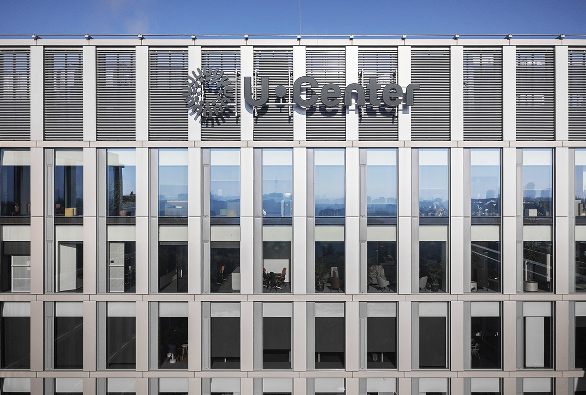 Suprapunere de volume: U Center Offices